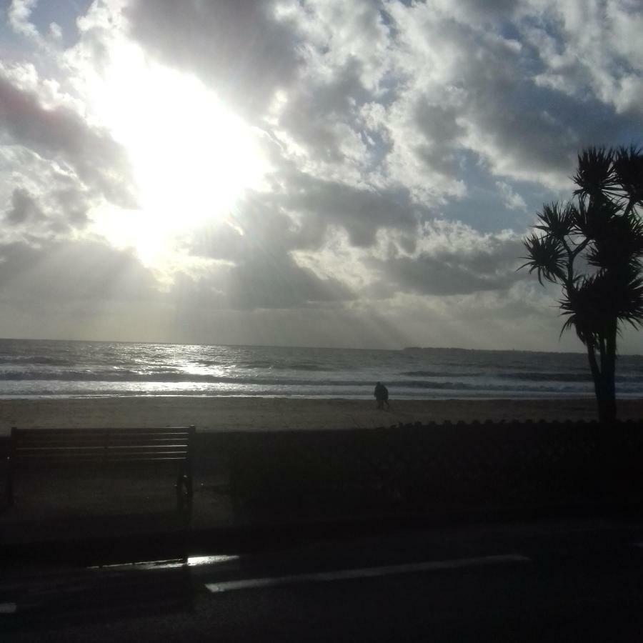 Le Studio Galliéni vue panoramique face mer a fait peau neuve! Pornichet Exterior foto